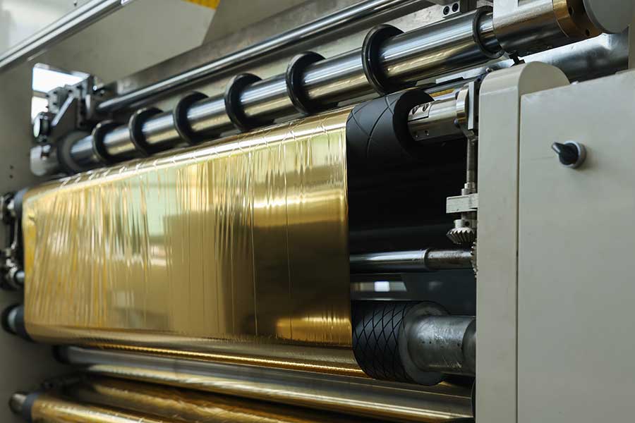 精密至微米：為何頂級(jí)品牌無一例外選擇高性能燙金箔分切機(jī)？